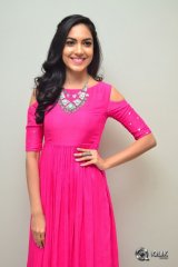 Ritu Varma At Pelli Choopulu Movie 100 Days Function